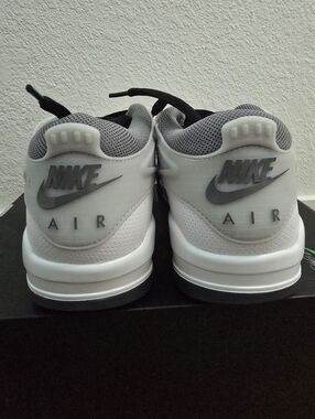 Air Jordan 4 RM Prenium Style Men’s Low-Top Sneakers - White / Gray / Black